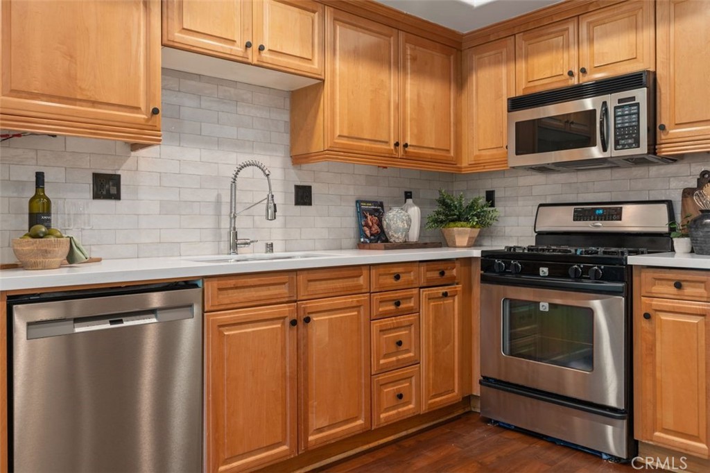 25 Vermillion, Irvine CA 92603 - Photo 15