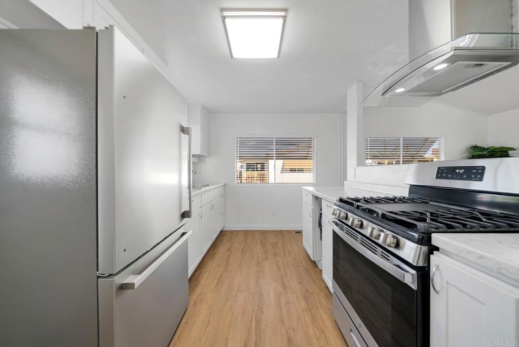 1425 E Madison Avenue 18