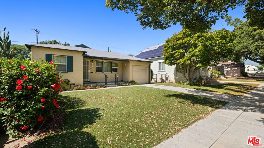 Photo of 445 S Main Street, Burbank, CA 91506 (MLS # 25616701)