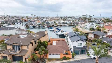 Photo of 52 Balboa Coves Cvs, Newport Beach, CA 92663 (MLS # NP25080640)