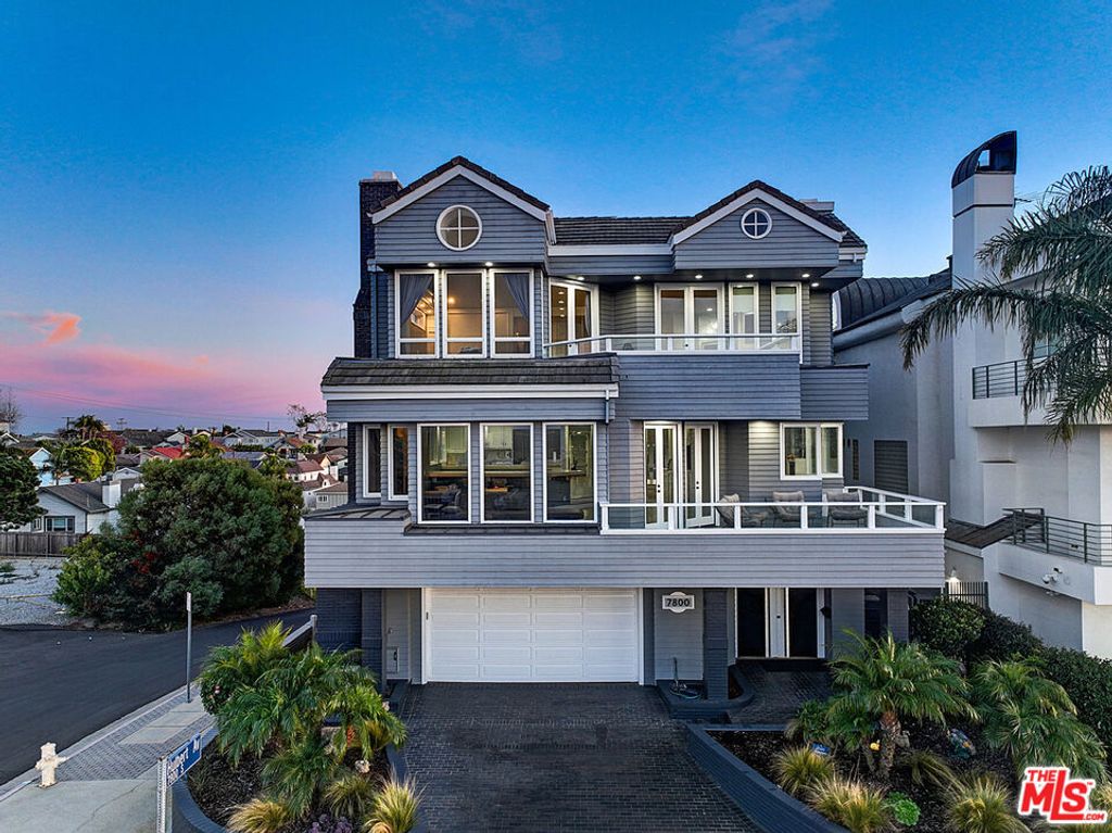 Photo of 7800 Veragua Drive, Playa Del Rey, CA 90293 (MLS # 25629215)