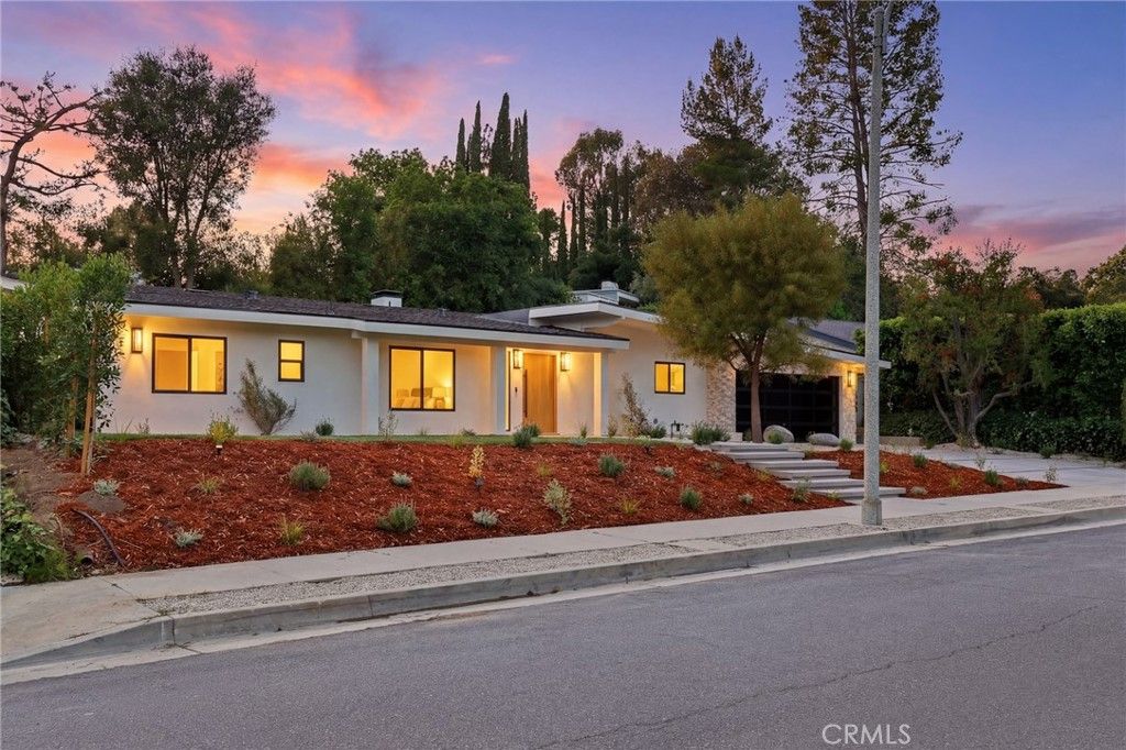 Photo of 4615 El Caballero Drive, Tarzana, CA 91356 (MLS # SR26078096)