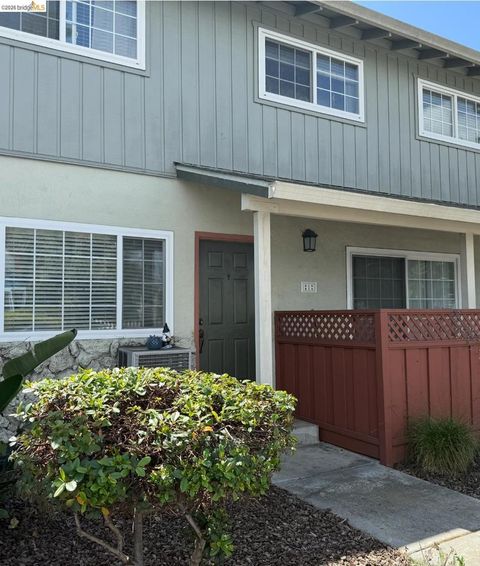 Photo of 650 Fargo Ave AVE #1, San Leandro, CA 94579 (MLS # 41136035)