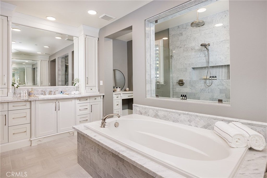 104 Shady Arbor, Irvine CA 92618 - Photo 16