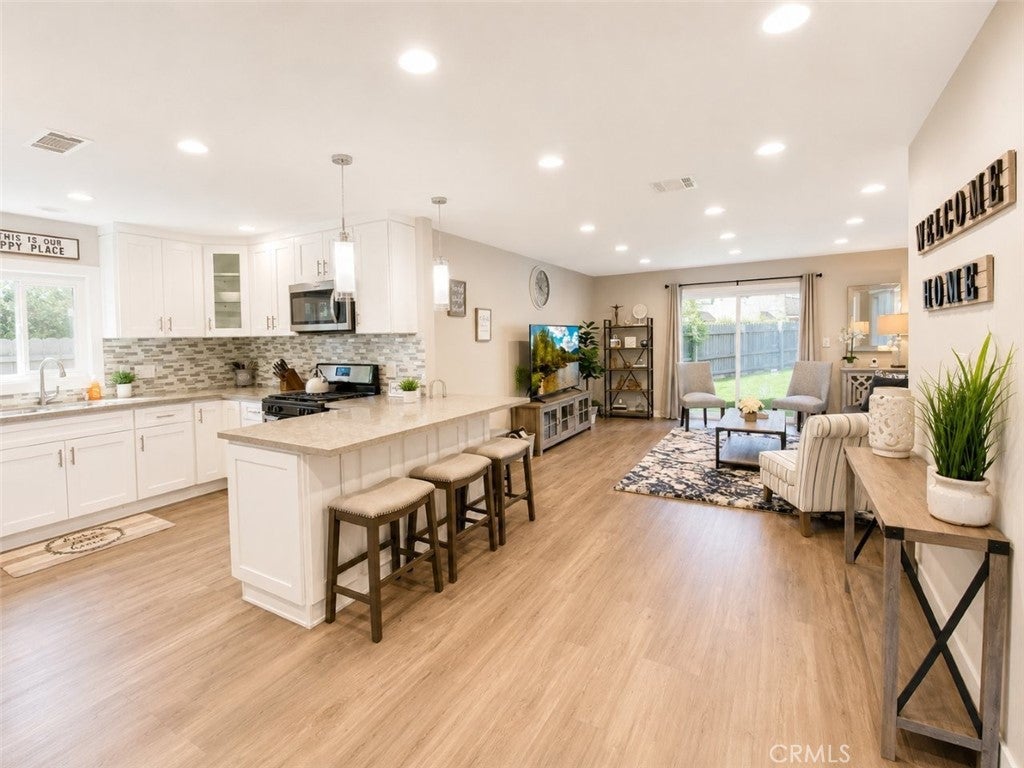 401 Eton DR, Burbank CA 91504