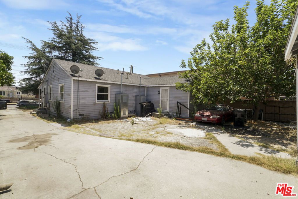 Properties 4 6833 Simpson Avenue 6835