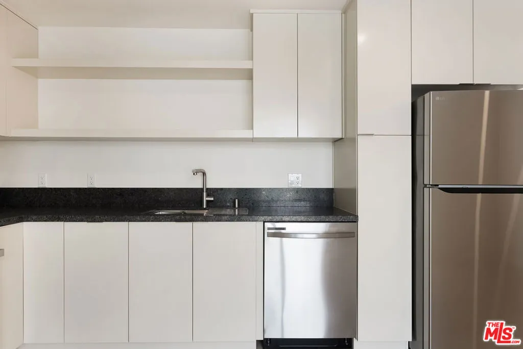 Cypress, California 90630, United States, 1 Bedroom Bedrooms, ,1 BathroomBathrooms,Residential,Active,239299