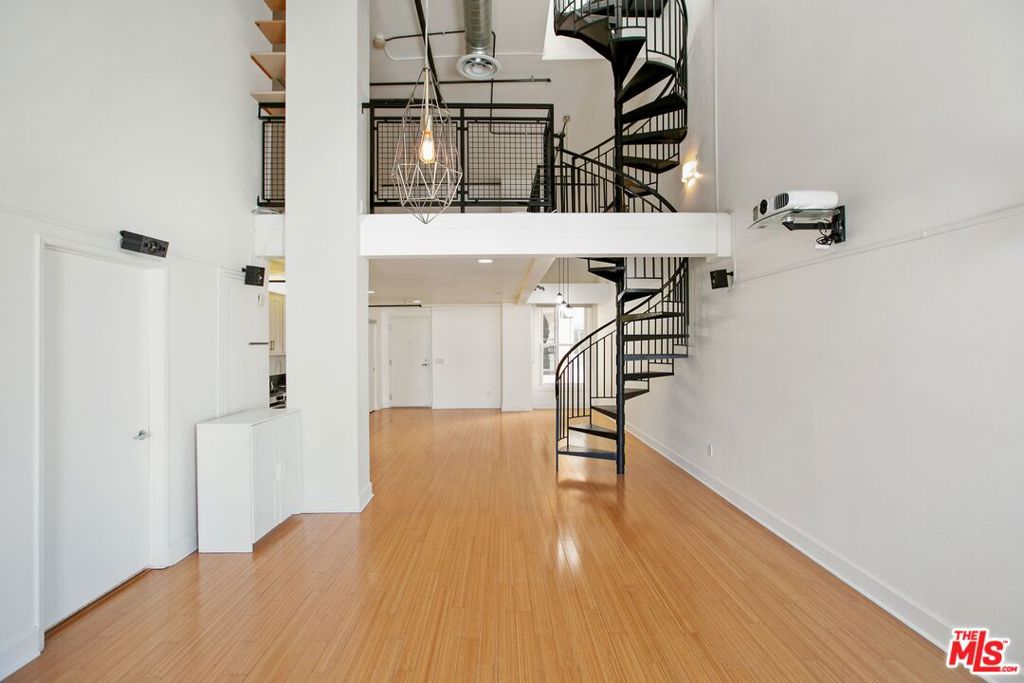 253 S Broadway 507