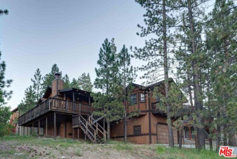 Photo of 781 Edgemoor Road, Big Bear, CA 92315 (MLS # 26996835)