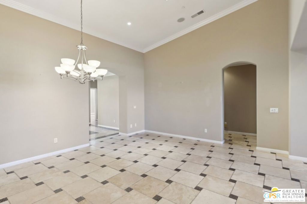 Four Seasons - Residential