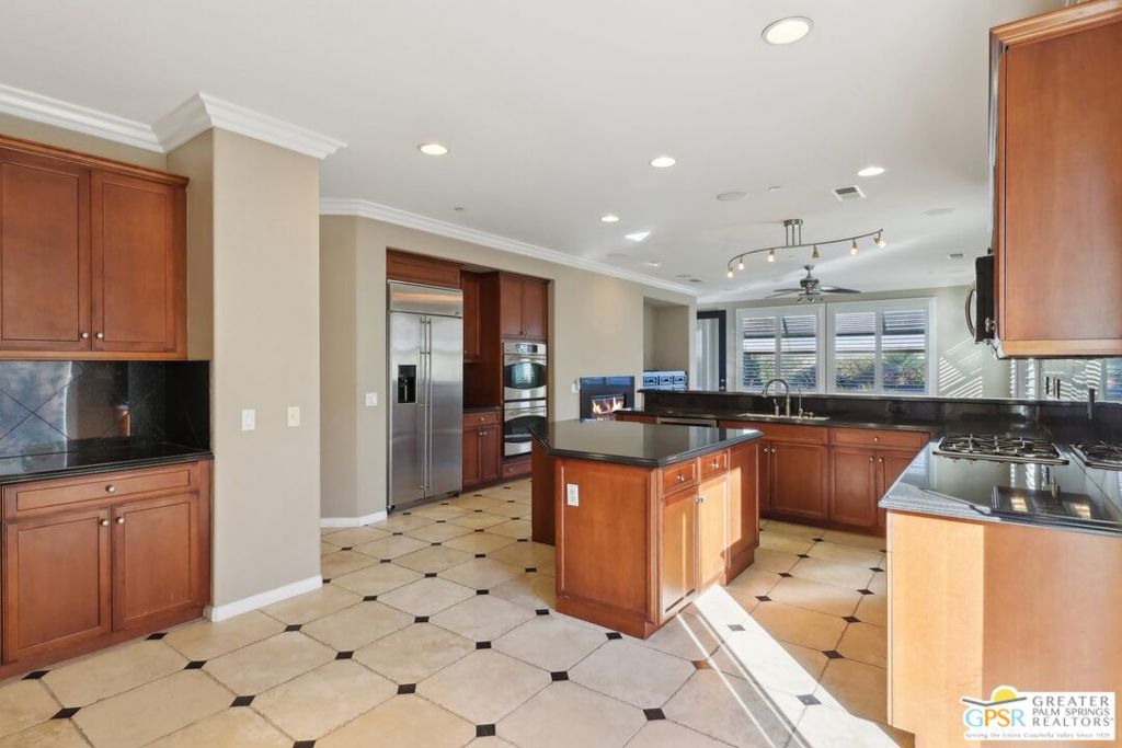 Four Seasons - Residential