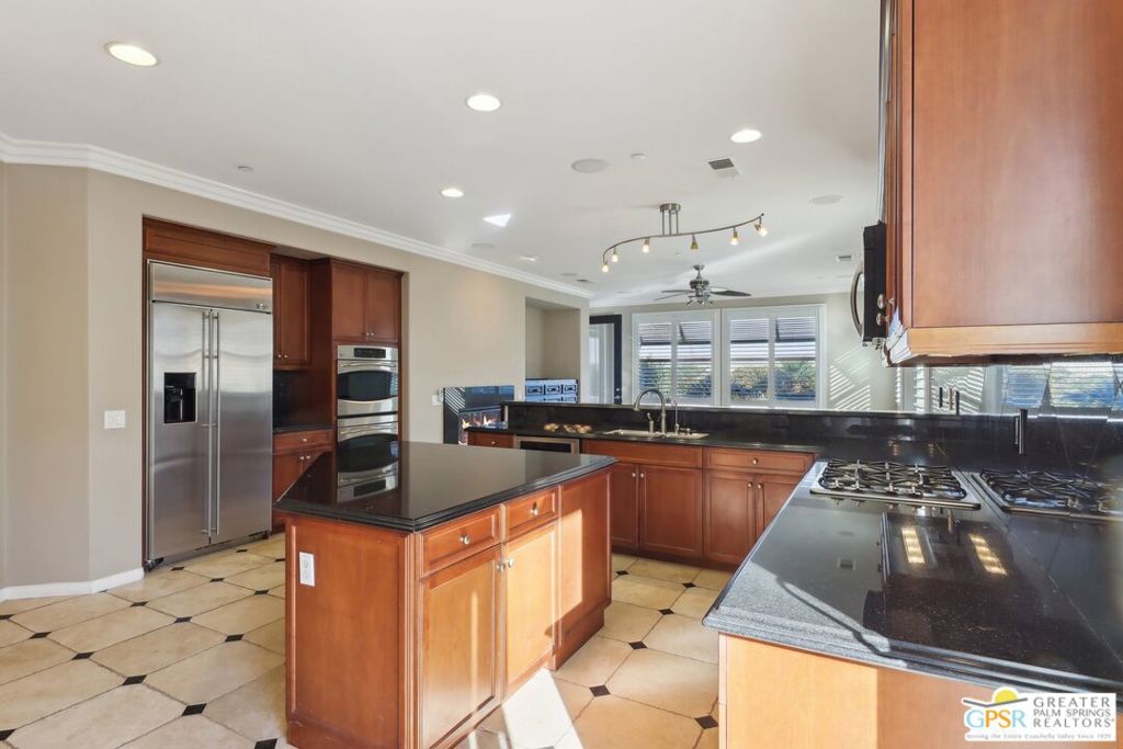 Four Seasons - Residential