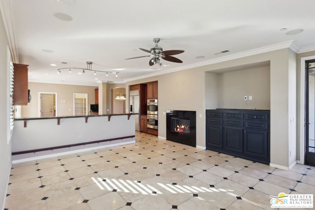 Four Seasons - Residential