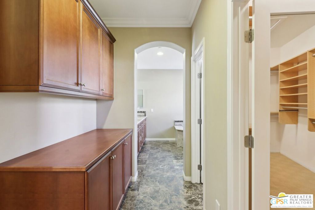 Four Seasons - Residential
