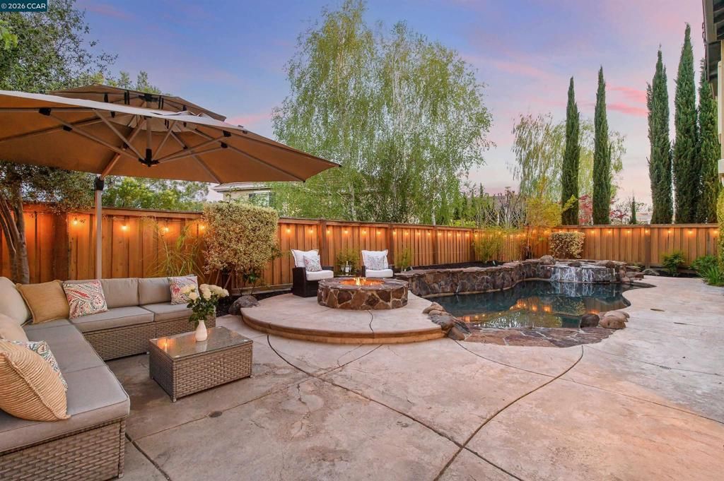 Photo of 2261 Genoa St St, Danville, CA 94506 (MLS # 41121510)