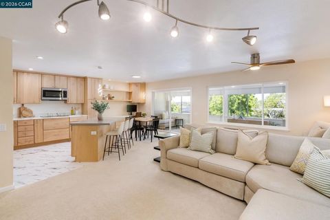 Photo of 1909 Skycrest Dr #5, Walnut Creek, CA 94595 (MLS # 41131587)