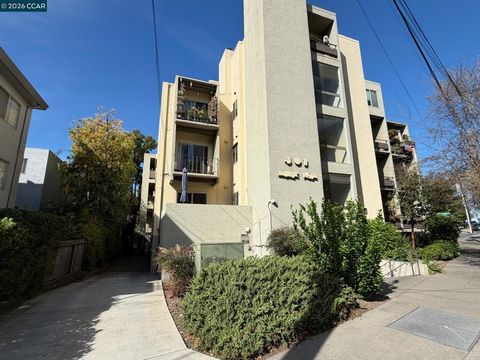 Photo of 401 Monte Vista Ave Ave, Oakland, CA 94611 (MLS # 41128986)
