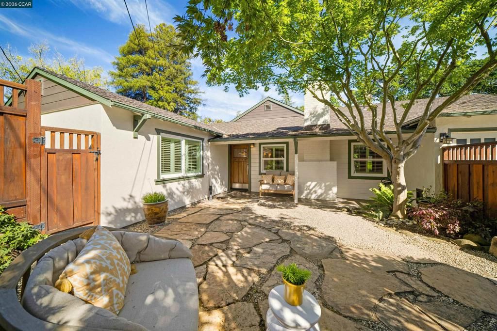 Photo of 522 Florence Dr Dr, Lafayette, CA 94549 (MLS # 41130616)