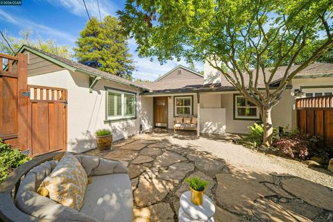 Photo of 522 Florence Dr Dr, Lafayette, CA 94549 (MLS # 41130616)