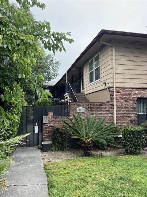 Photo of 500 N Los Robles Avenue #6, Pasadena, CA 91101 (MLS # WS26180157)