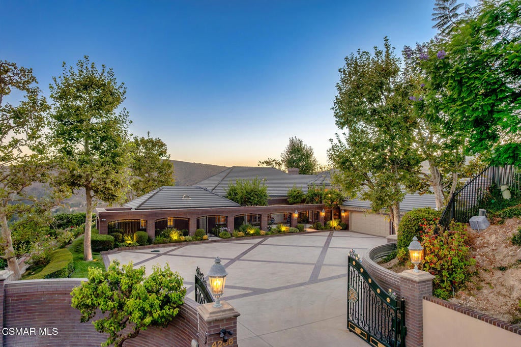 4286 Coachman Circle