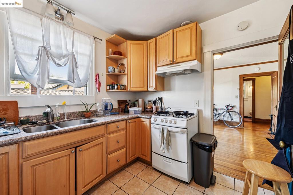 ELMWOOD - Residential Income