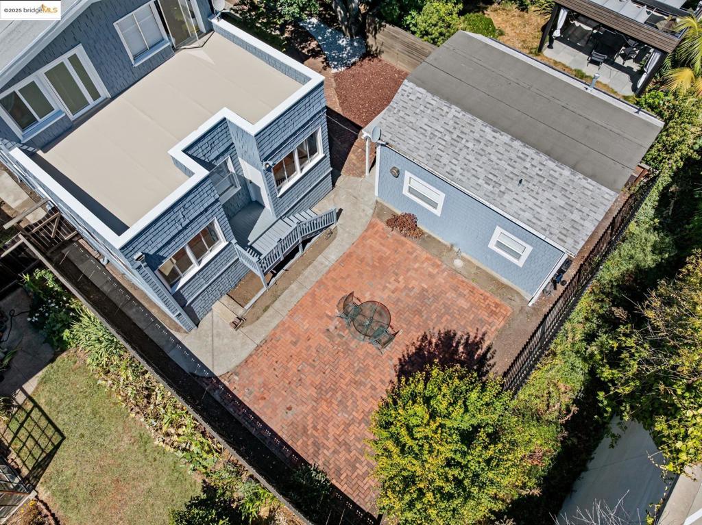 ELMWOOD - Residential Income
