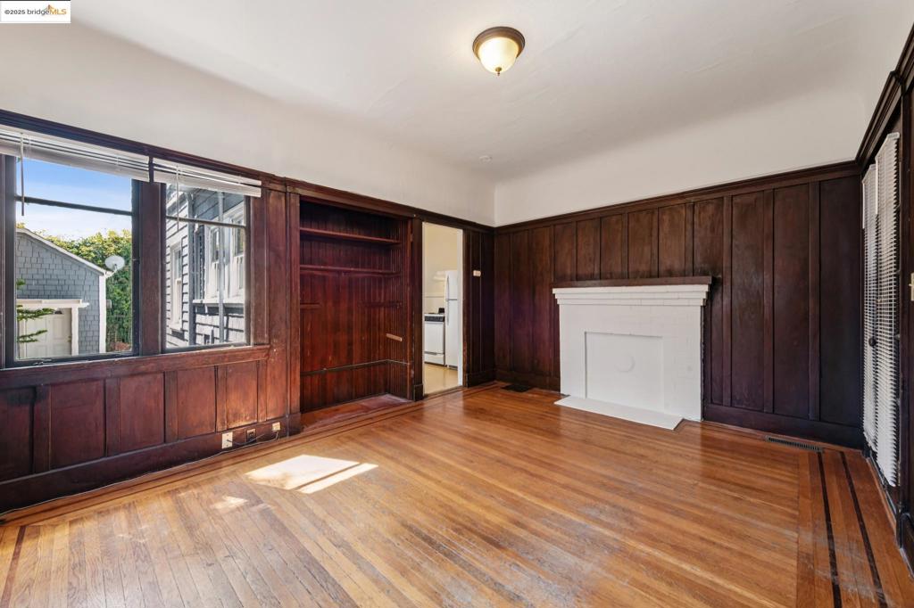 ELMWOOD - Residential Income