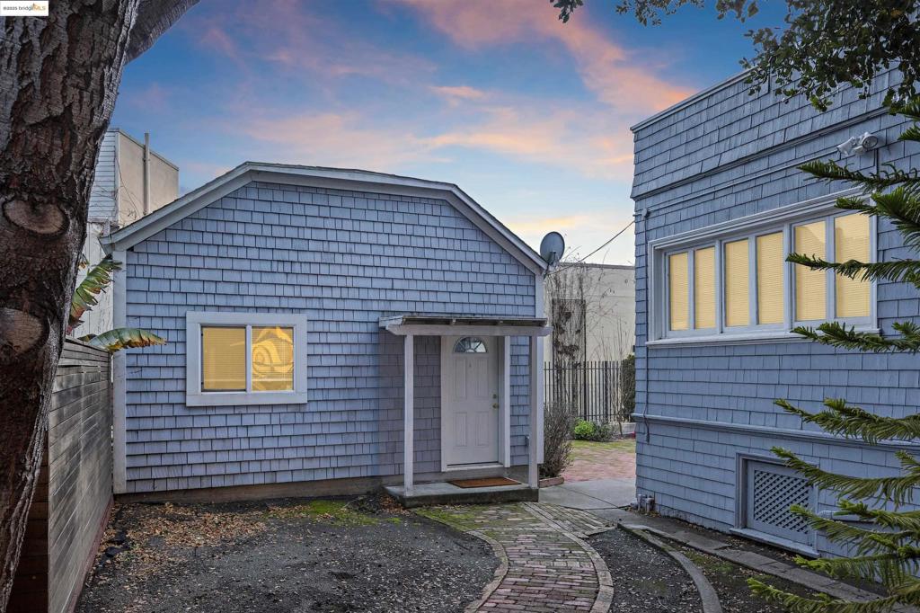 ELMWOOD - Residential Income