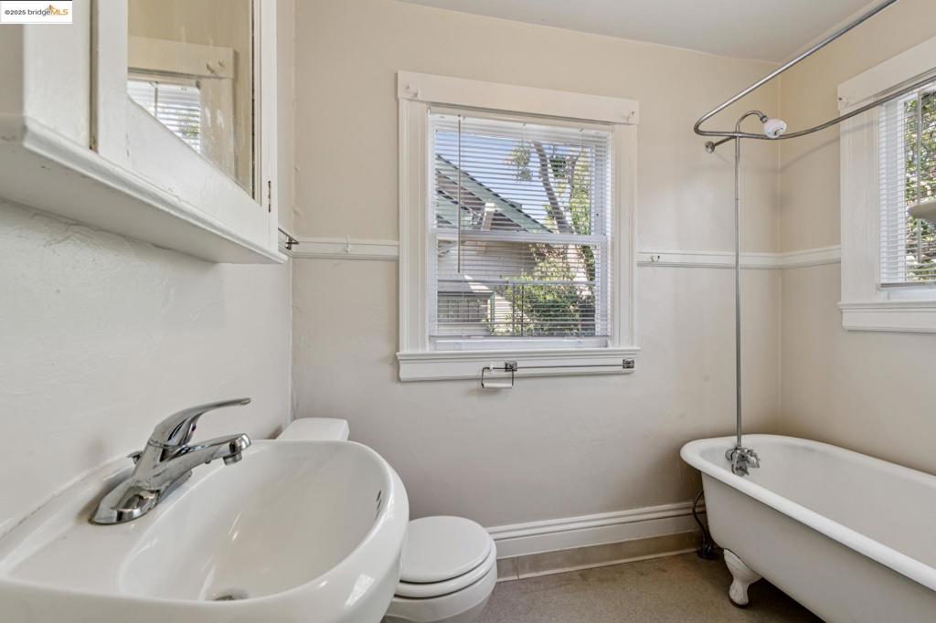 ELMWOOD - Residential Income