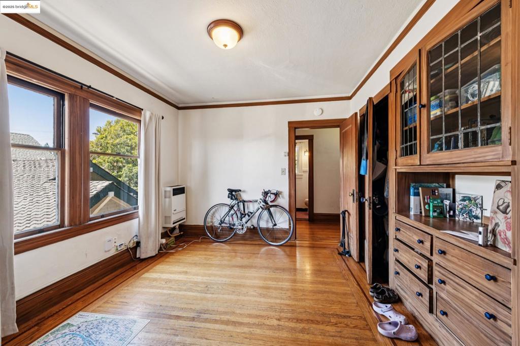 ELMWOOD - Residential Income