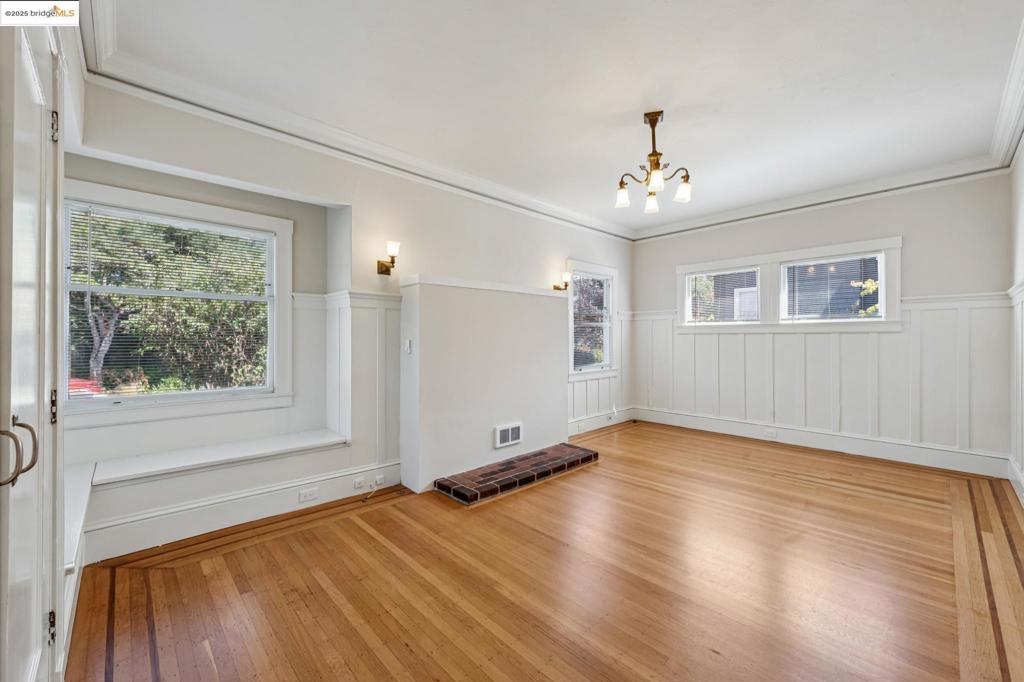 ELMWOOD - Residential Income