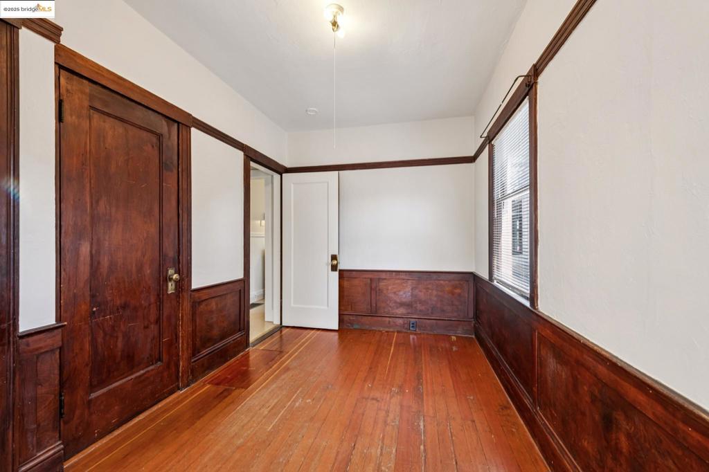ELMWOOD - Residential Income