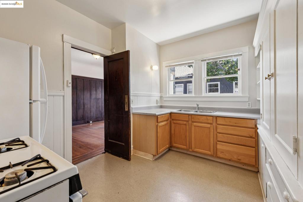 ELMWOOD - Residential Income