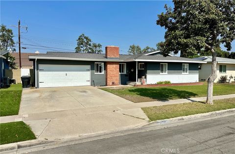 Photo of 1737 W Cris Ave, Anaheim, CA 92804 (MLS # OC25235486)