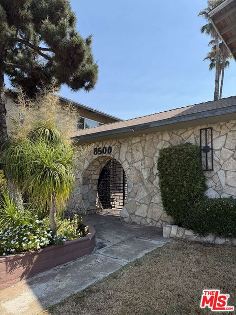 Photo of 8500 Sunland Boulevard #23, Sun Valley, CA 91352 (MLS # 25574707) Photo of 8500 Sunland Boulevard #23, Sun Valley, CA 91352 (MLS # 25574707)