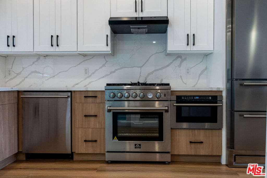 2500 Abbot Kinney Boulevard 11