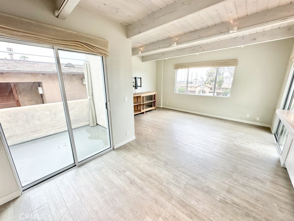 353 N Cedar Way C