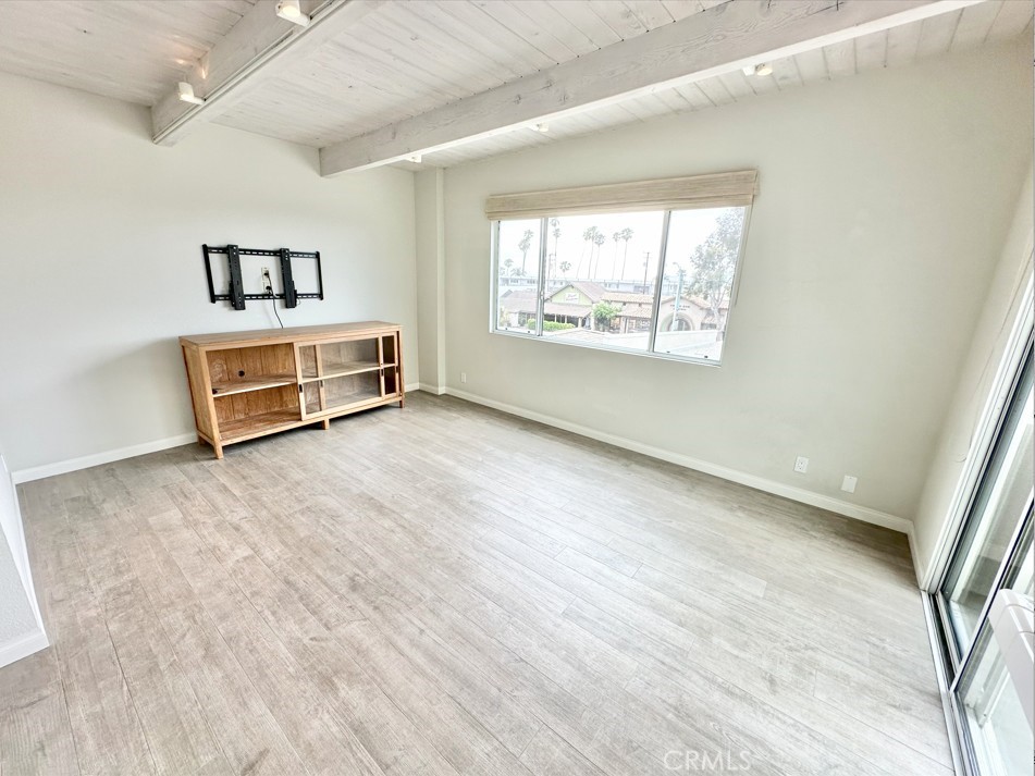 353 N Cedar Way C