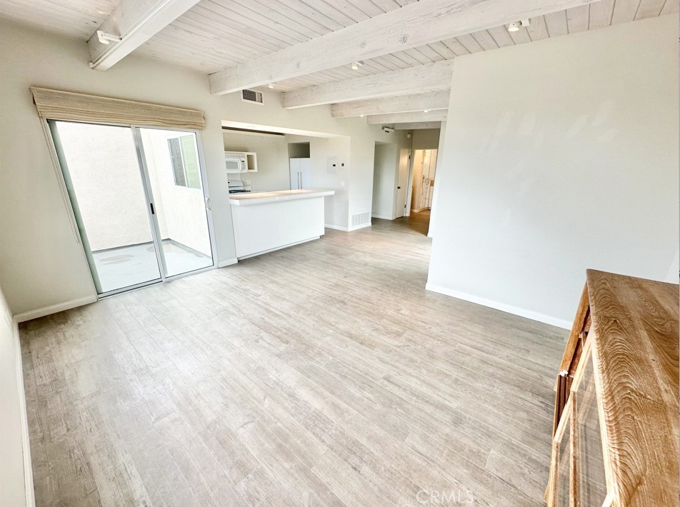 353 N Cedar Way C