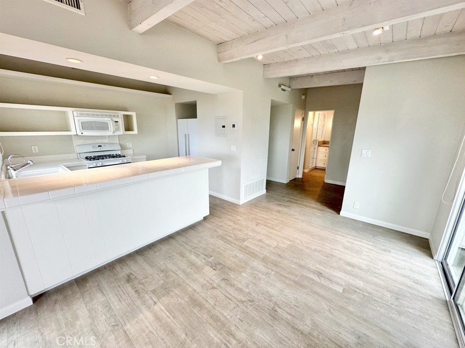 353 N Cedar Way C