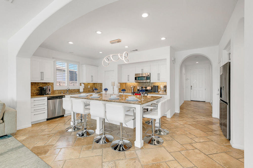 84325 Canzone Drive