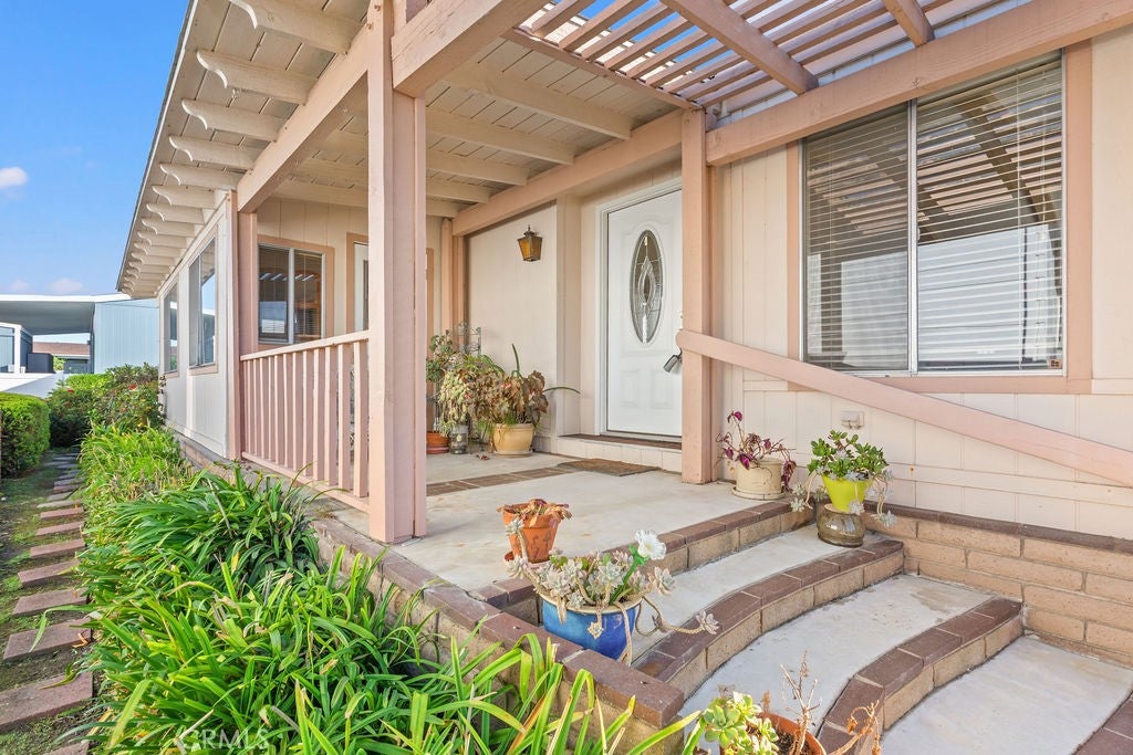 5200 Irvine Boulevard 124
