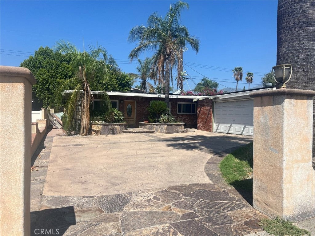 12937 Del Sur Street