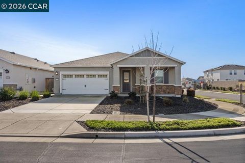 Photo of 4395 4395 Canada Way Way, Rio Vista, CA 94571 (MLS # 41122541)