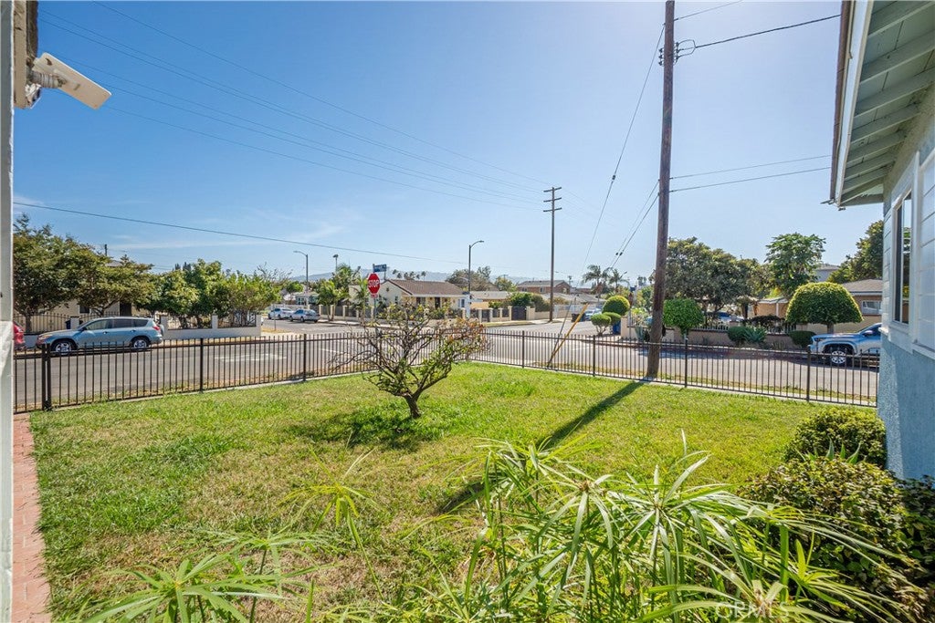 1087 253rd Street