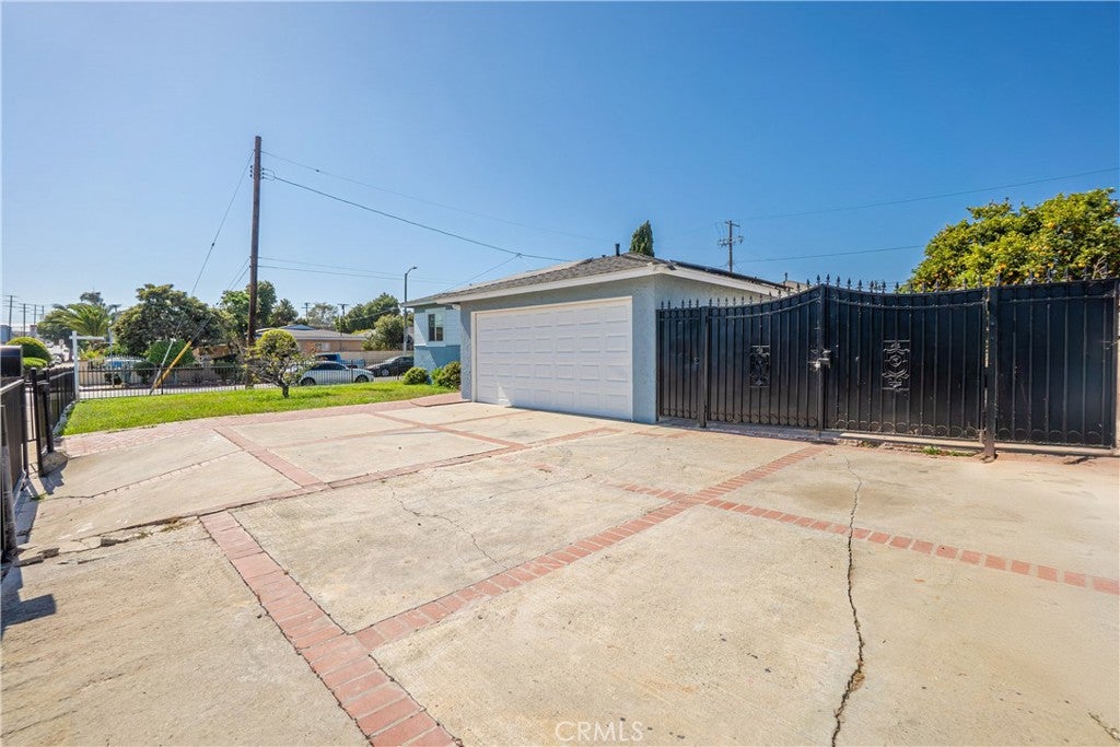 1087 253rd Street