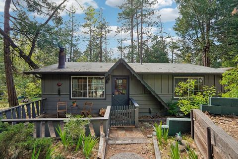 Photo of 26011 Hemstreet Place, Idyllwild, CA 92549 (MLS # 219147063DA)
