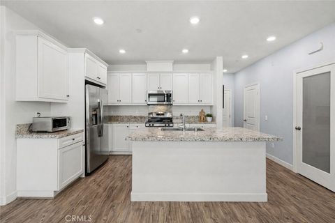 Photo of 22838 Concord Dr, Saugus, CA 91350 (MLS # SR26092667)