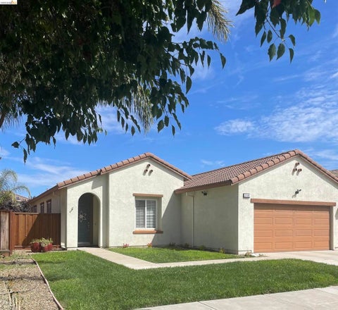 Photo of 2130 Harborage Way Way, Oakley, CA 94561 (MLS # 41142675)